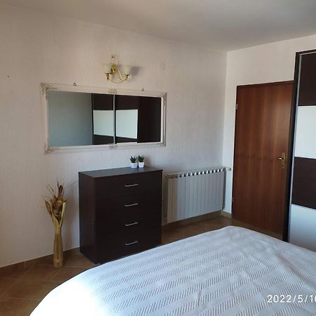 Apartments And Room Suza เซนญ์ ภายนอก รูปภาพ