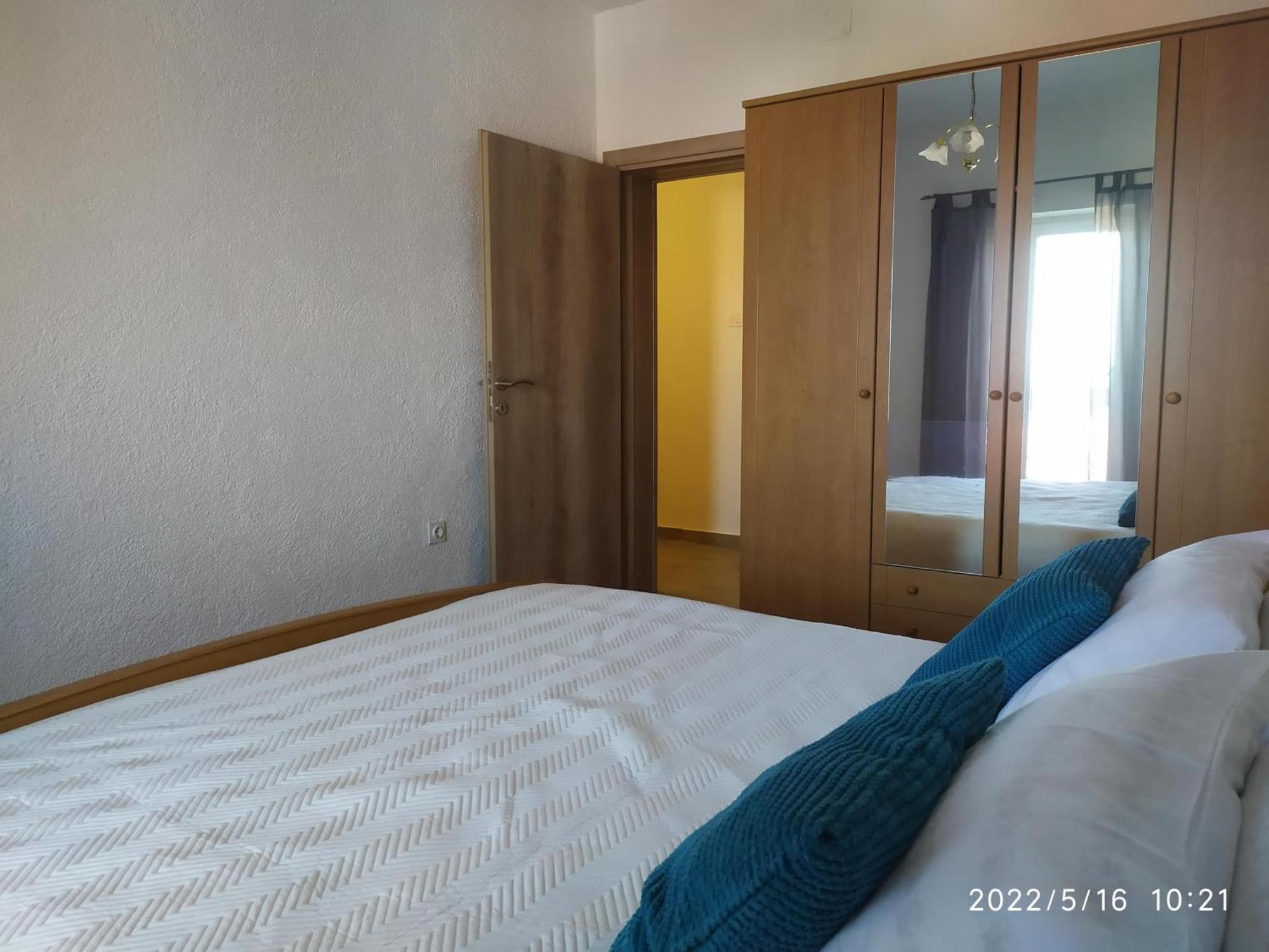 Apartments And Room Suza เซนญ์ ภายนอก รูปภาพ